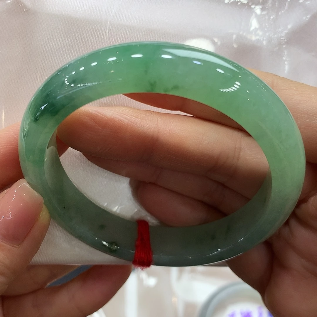 翡翠未镶嵌手镯58正圈两天鉴赏