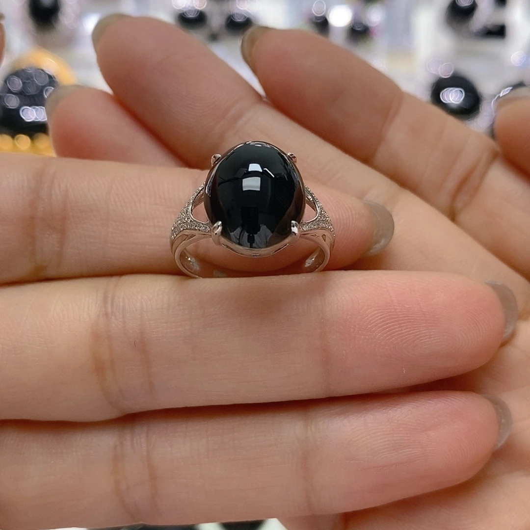 翡翠18K金镶嵌戒指戒指