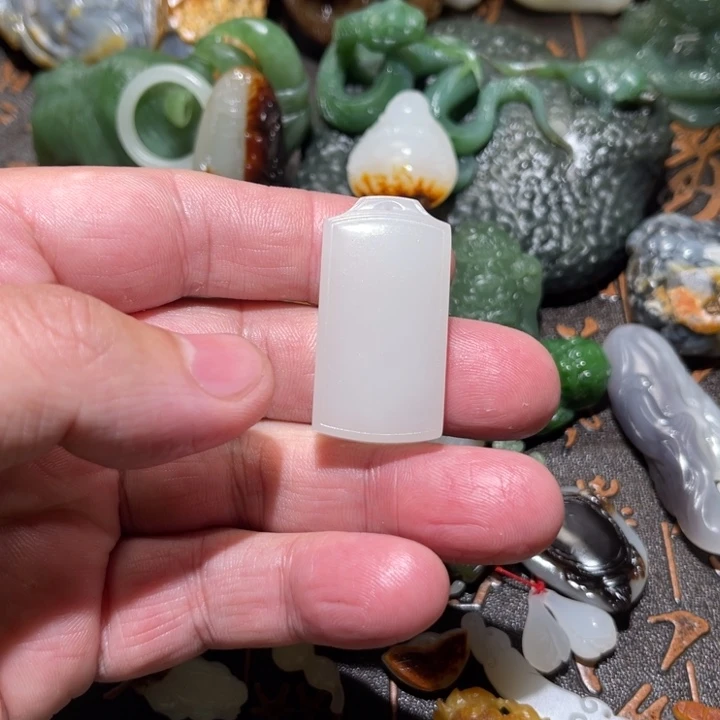 和田玉未镶嵌吊坠(不含链)