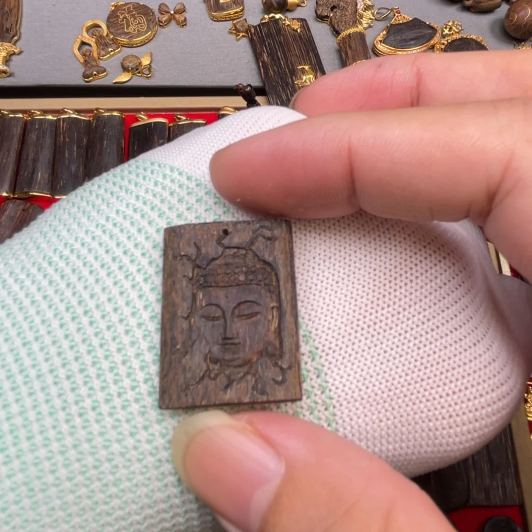 听***，沉香吊坠沉香吊坠