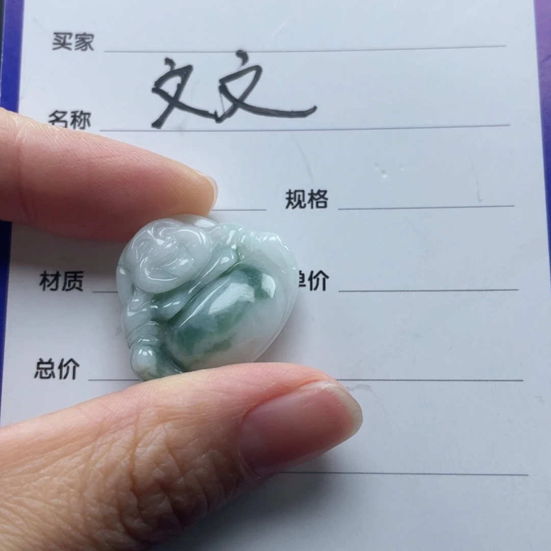 葳***.翡翠未镶嵌颈饰佛公
