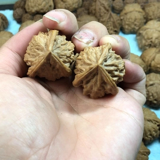文玩核桃吊坠盘山三棱