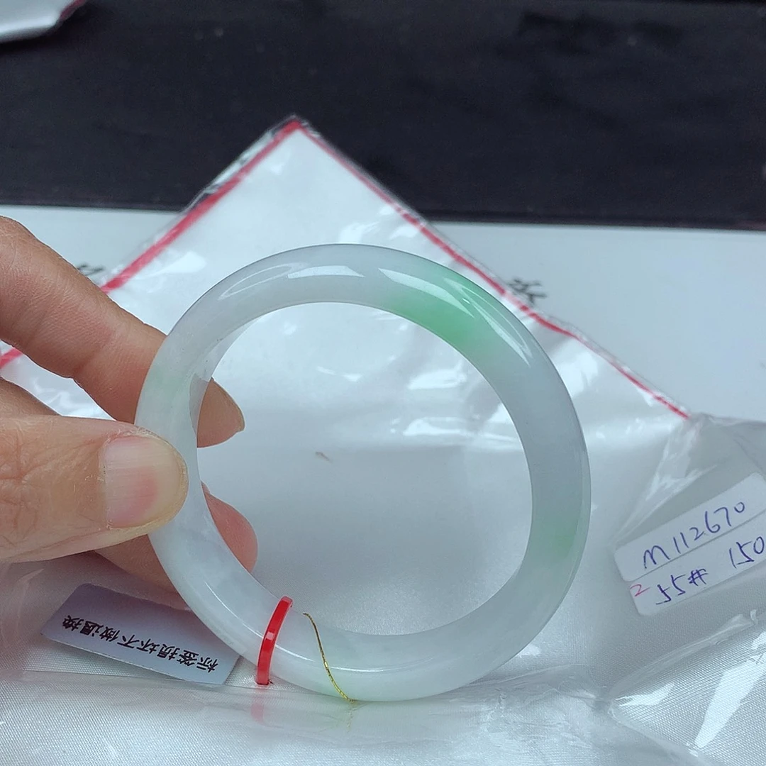 翡翠手镯未镶嵌55圈2670