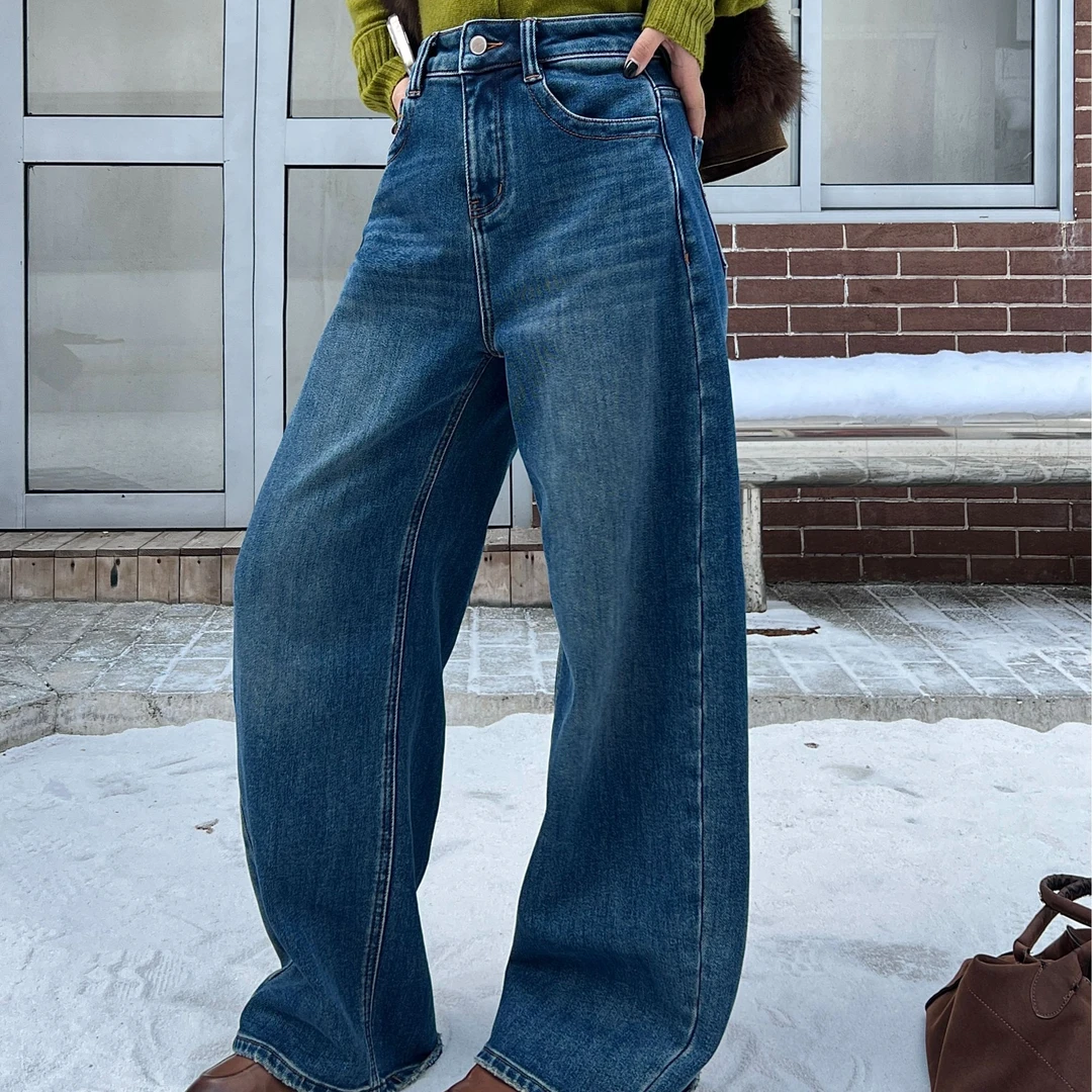 CBBC轻奢原创2025冬季植绒底弯刀裤阔腿牛仔春秋显瘦高腰直筒休闲