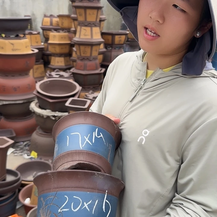 蓝刻绘金钟中小一对