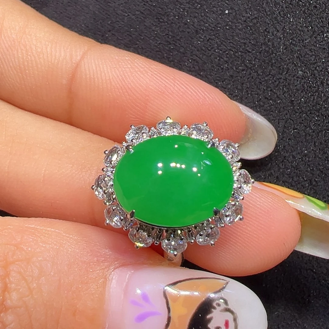 翡翠18K金镶嵌戒指蛋面