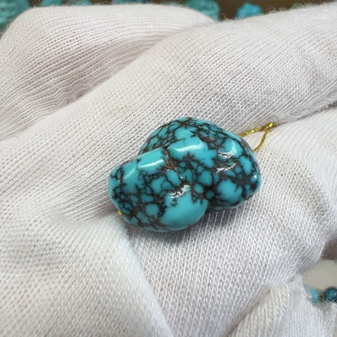 绿松石配饰未镶嵌