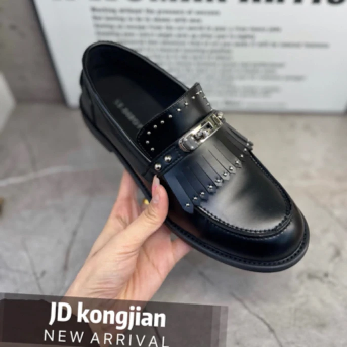 新款铆钉时尚乐福鞋