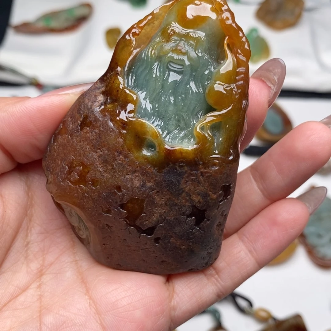 翡翠未镶嵌颈饰山