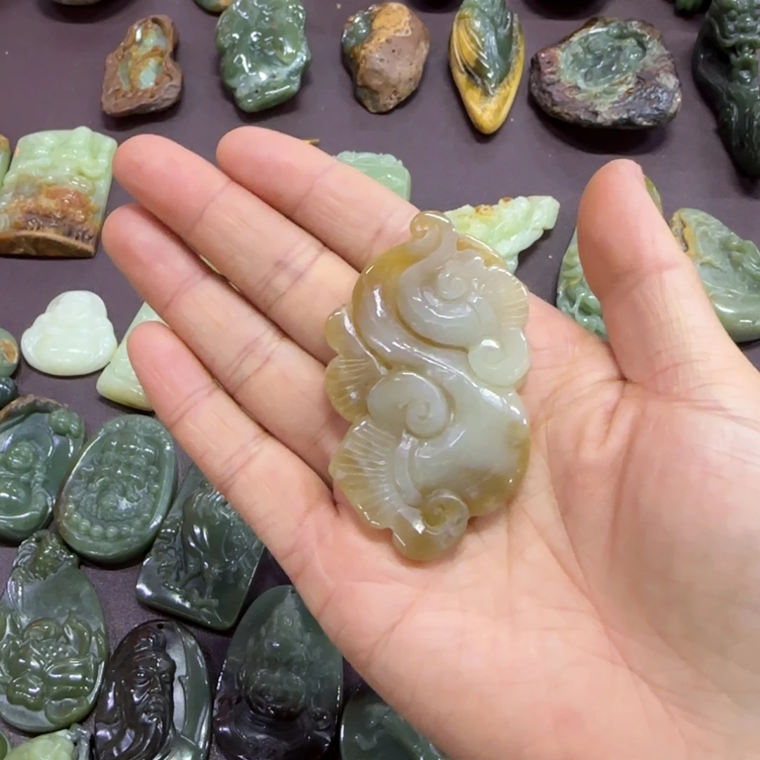 岫岩河磨玉（透闪石质玉）未镶嵌颈饰