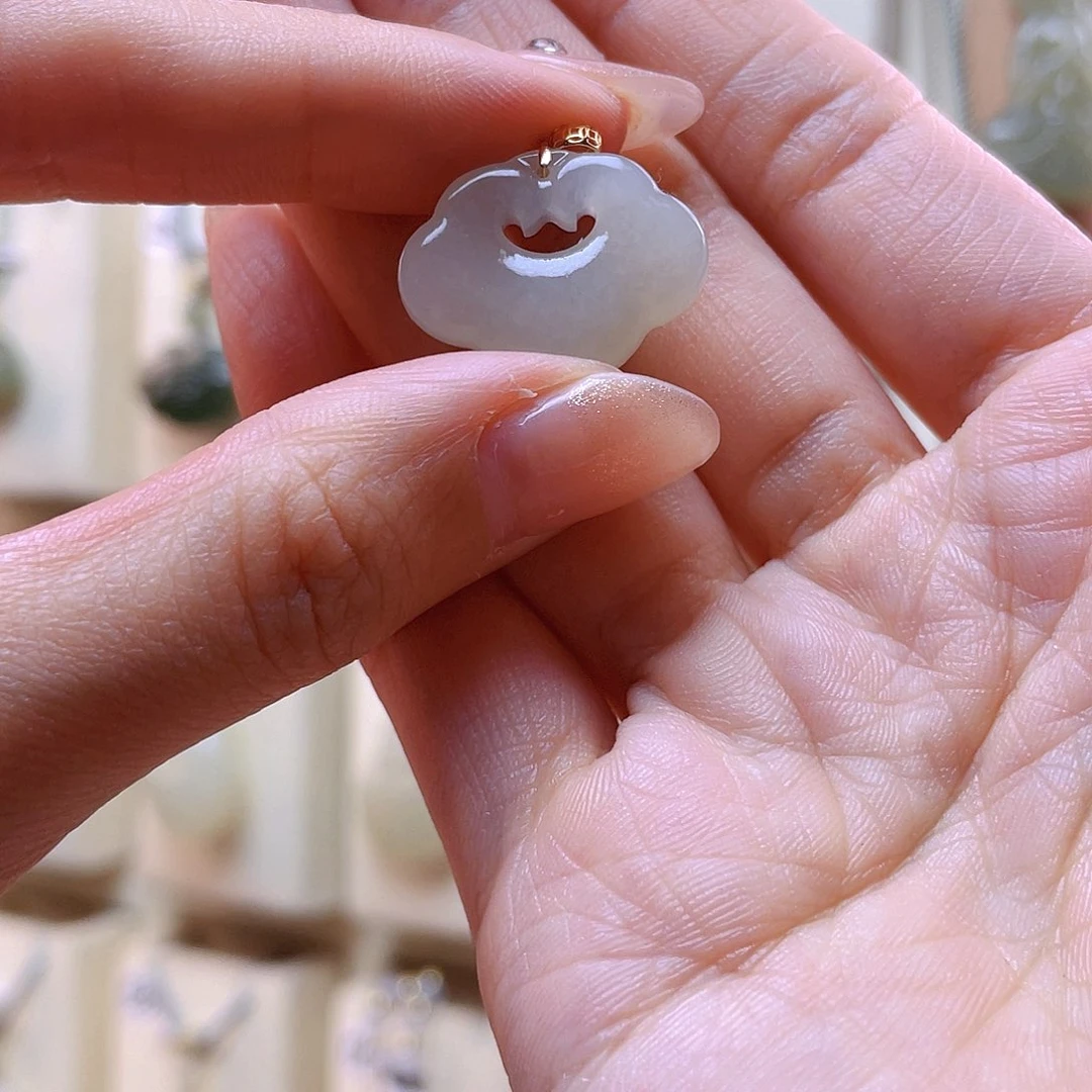 和田玉吊坠(赠链)18K金镶嵌沐****?