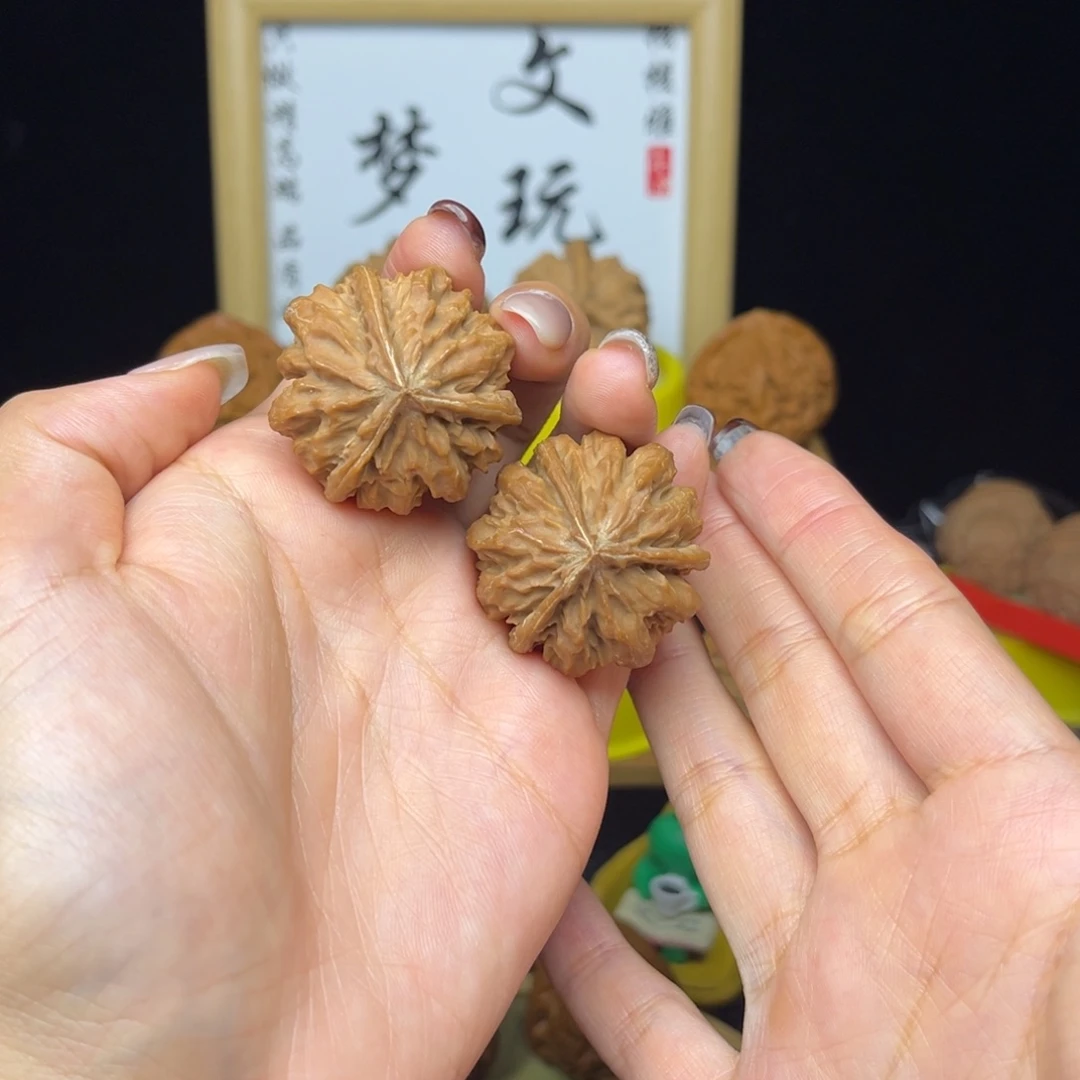 文玩核桃吊坠三棱手捻
