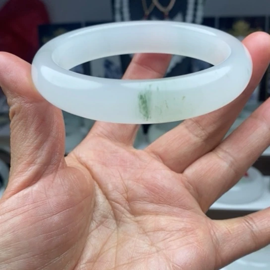 石英质玉(金丝玉)手镯未镶嵌