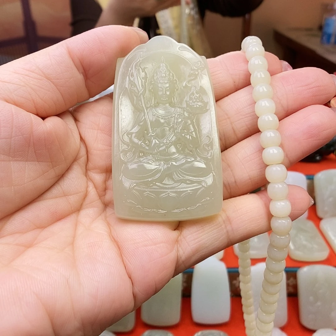 颈饰未镶嵌和田玉晓*