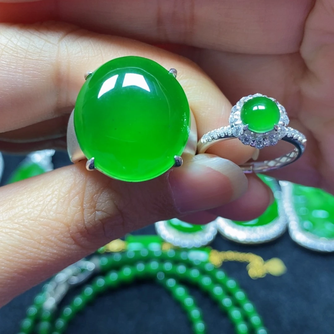 翡翠戒指银S925镶嵌铭**槟天然翡翠