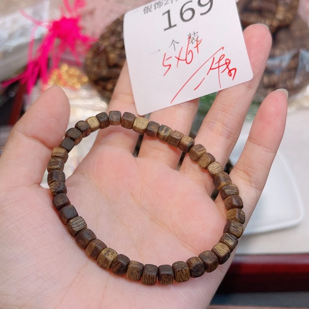 水晶未镶嵌珠宝半成品169 。