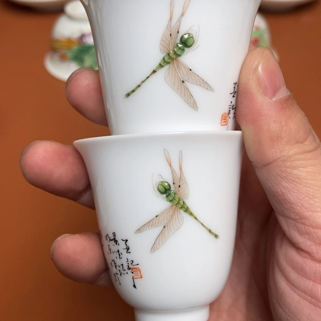 手工对画珐琅彩蜻蜓杯