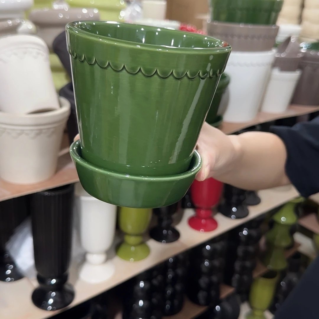 a4绿色带托花盆花盆花盆