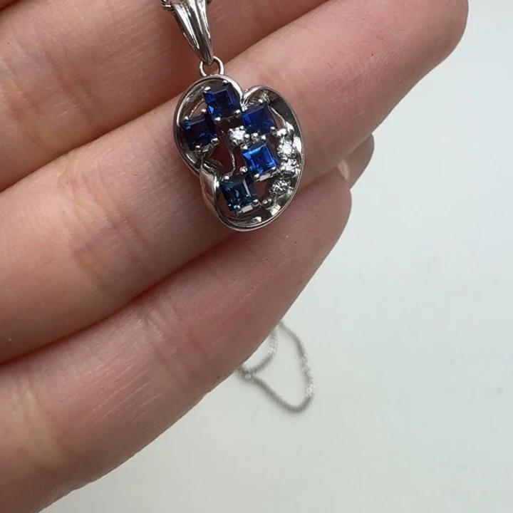 蓝宝石颈饰未镶嵌