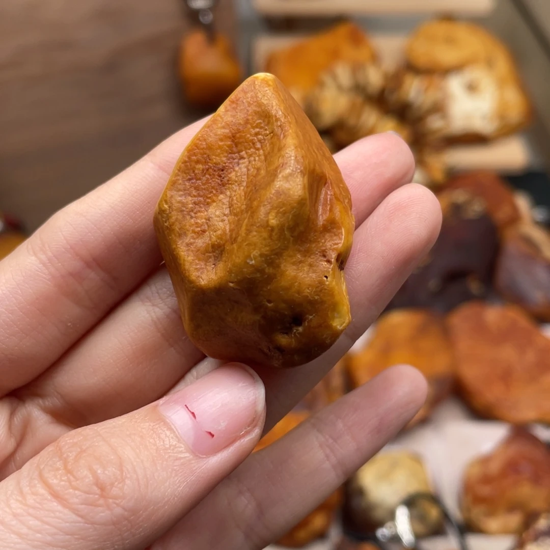 琥珀未镶嵌珠宝奇石