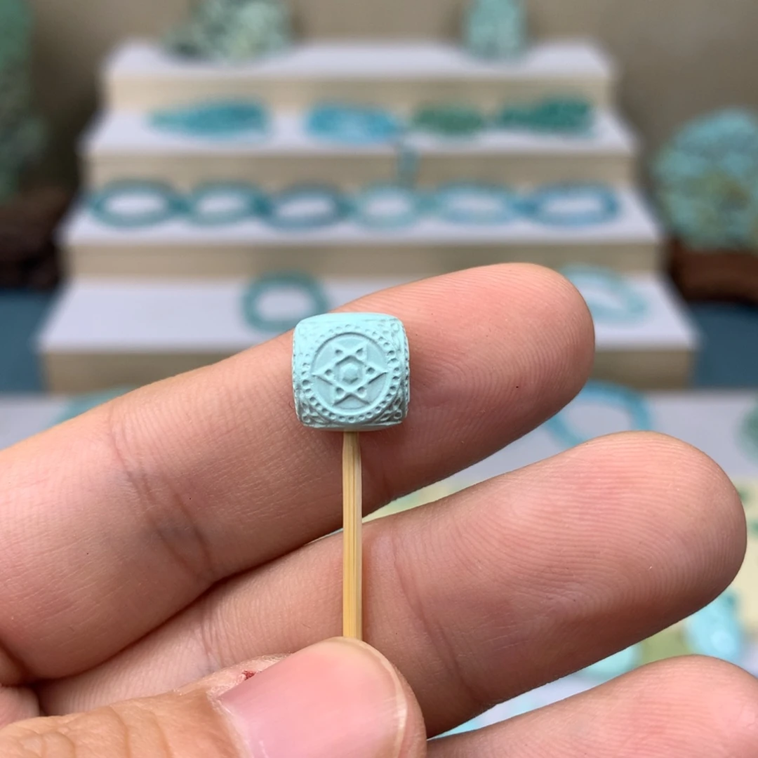 绿松石配饰未镶嵌