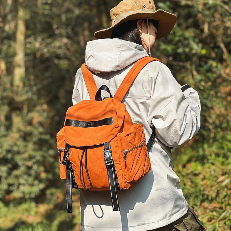 轻旅背爬山肩男款潮流时尚百搭休闲书轻便登山包多口袋双肩包女