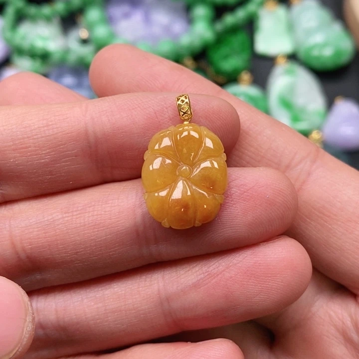 翡翠颈饰未镶嵌吊坠