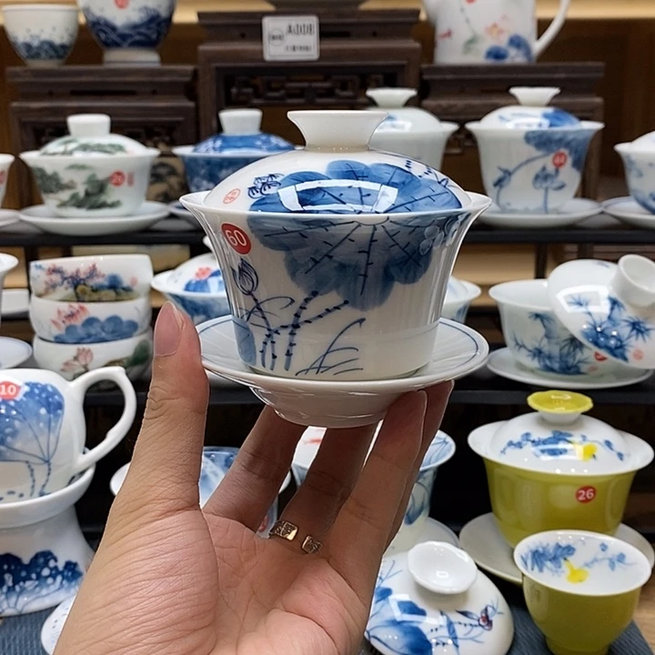 手绘清趣荷花盖碗140cc釉下彩微瑕福利款