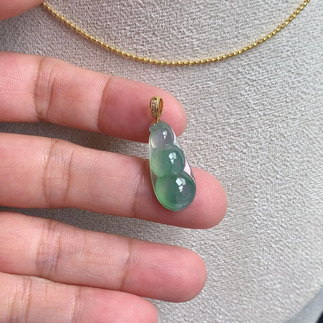 翡翠裸石18K金镶嵌缅甸天然A货翡翠冰种豆子