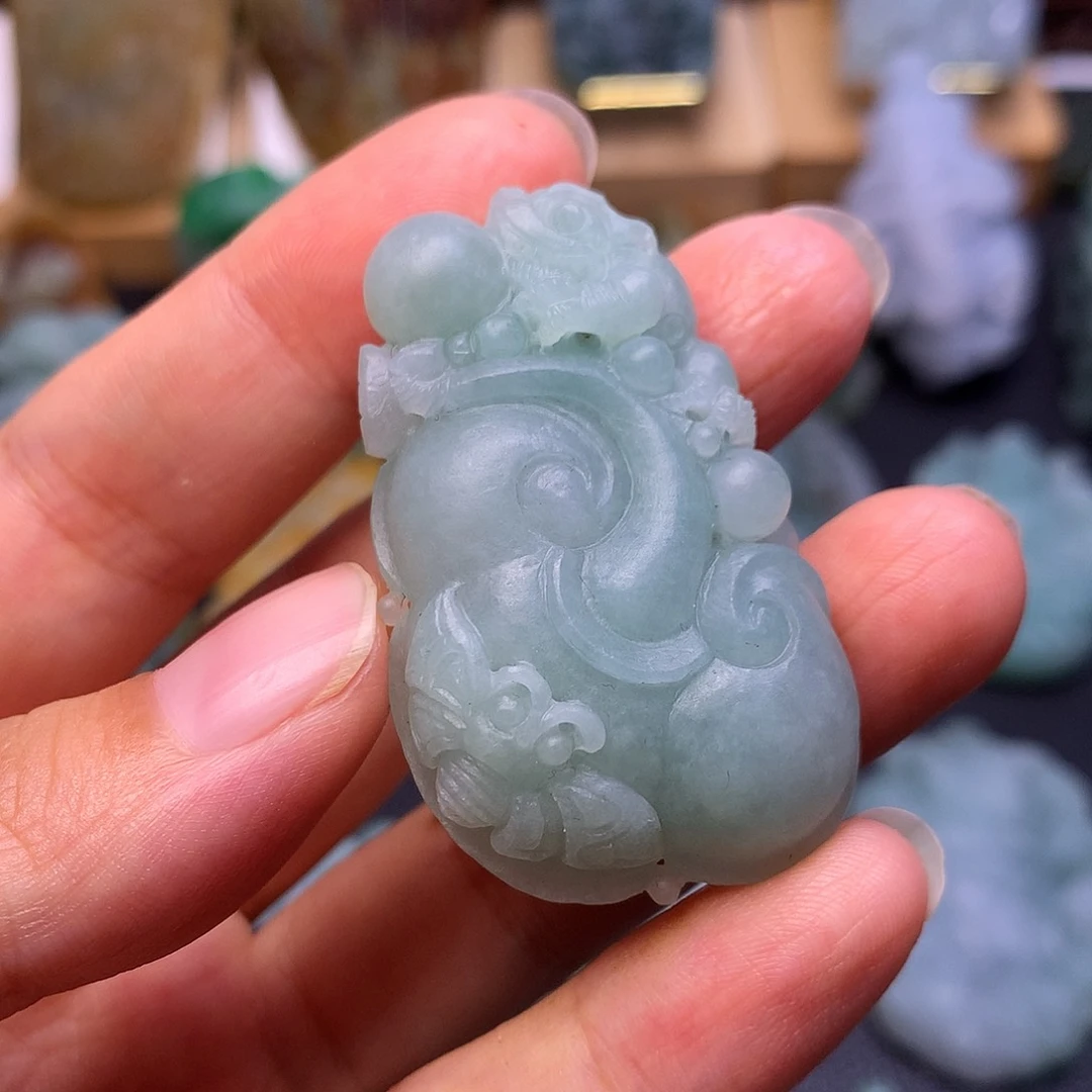 定制翡翠未镶嵌如意