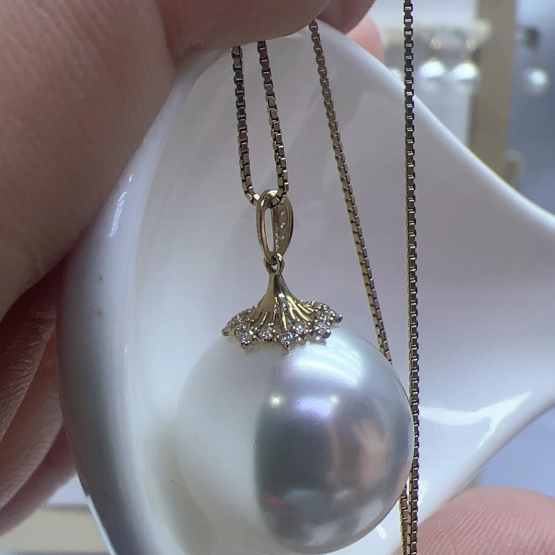 淡水珍珠吊坠(赠链)18K金镶嵌