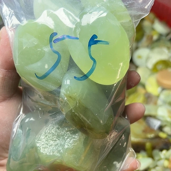 农***业未镶嵌蛇纹石玉鱼缸石，盆景石