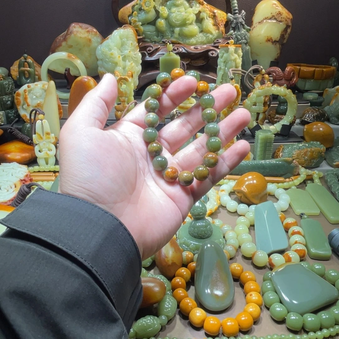 透闪石质玉未镶嵌珠宝奇石