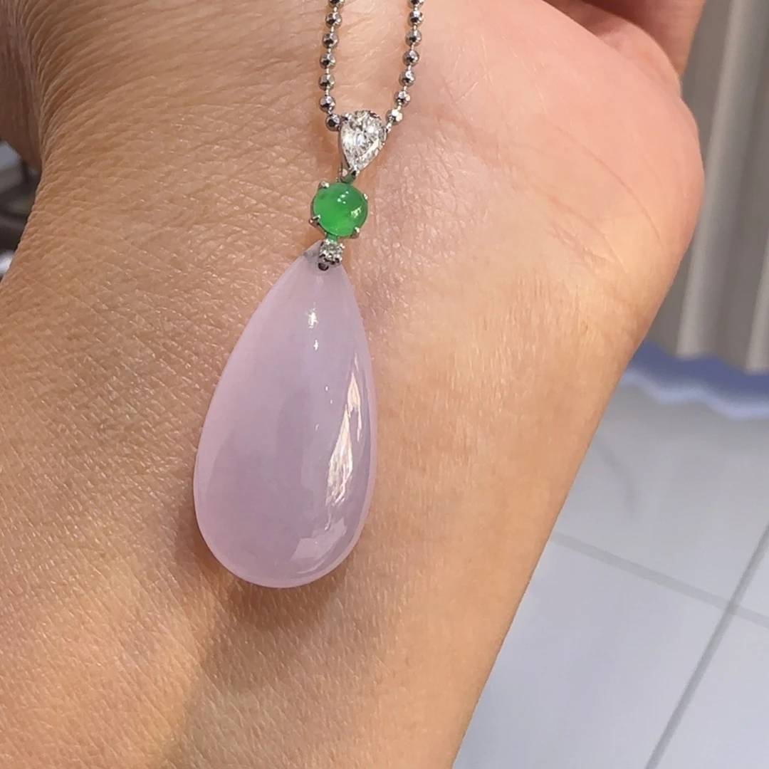 翡翠18K金镶嵌颈饰粉紫雨滴