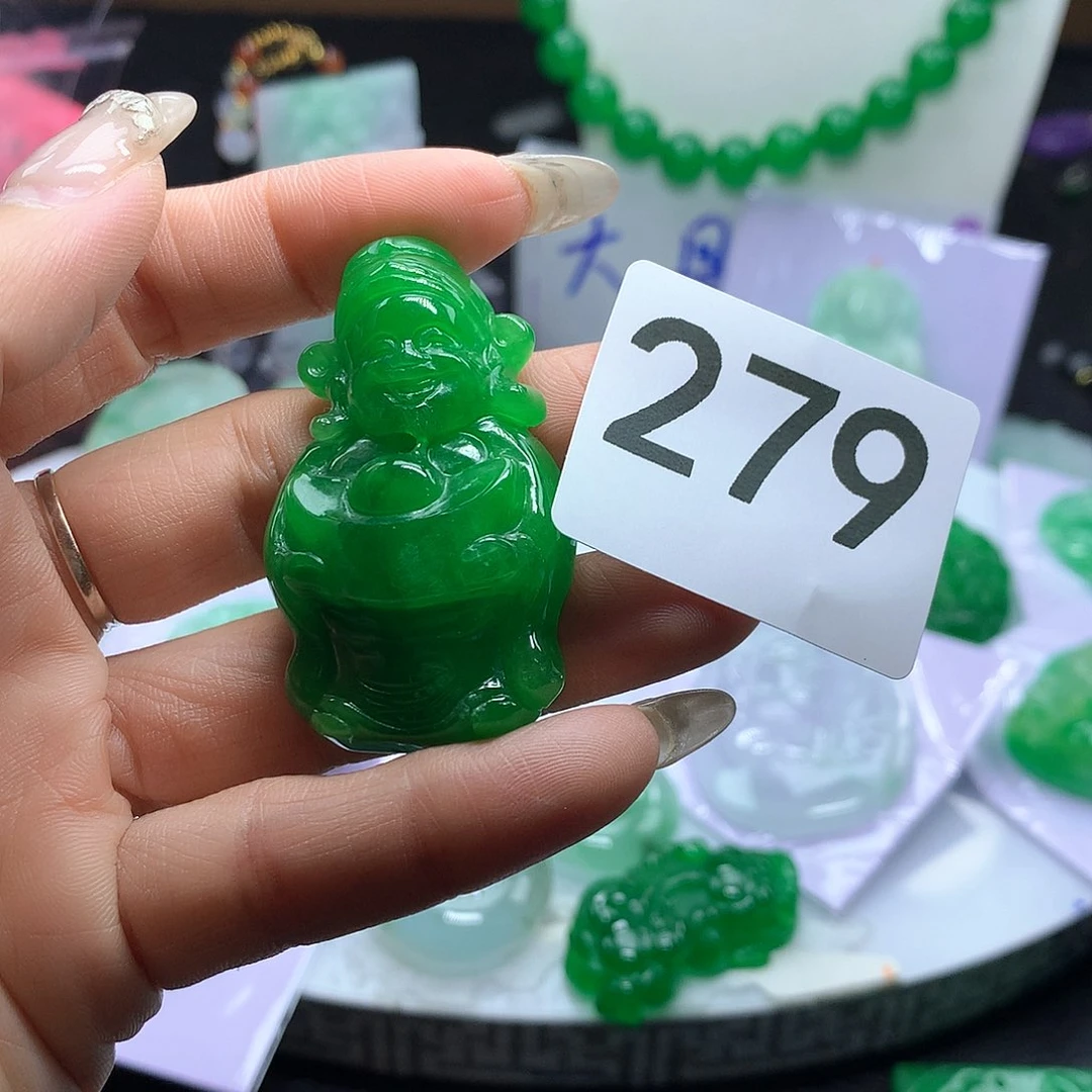 翡翠吊坠(赠链)未镶嵌