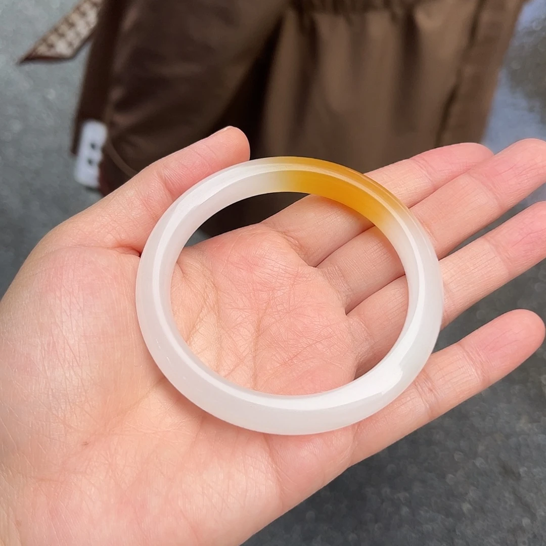 石英质玉（天山翠）未镶嵌手镯