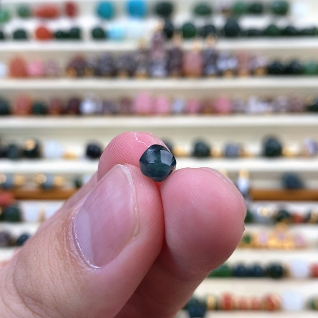 翡翠未镶嵌颈饰隔珠