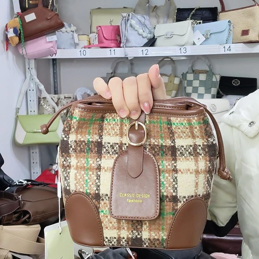 PVC牛津布人造革PU帆布草编牛皮pc超纤皮（革）反绒皮pu