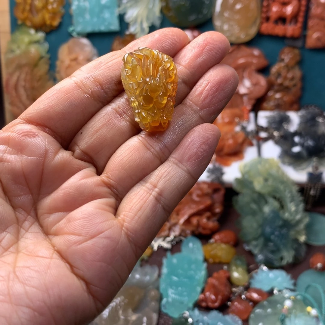 蛇纹石玉未镶嵌挂坠