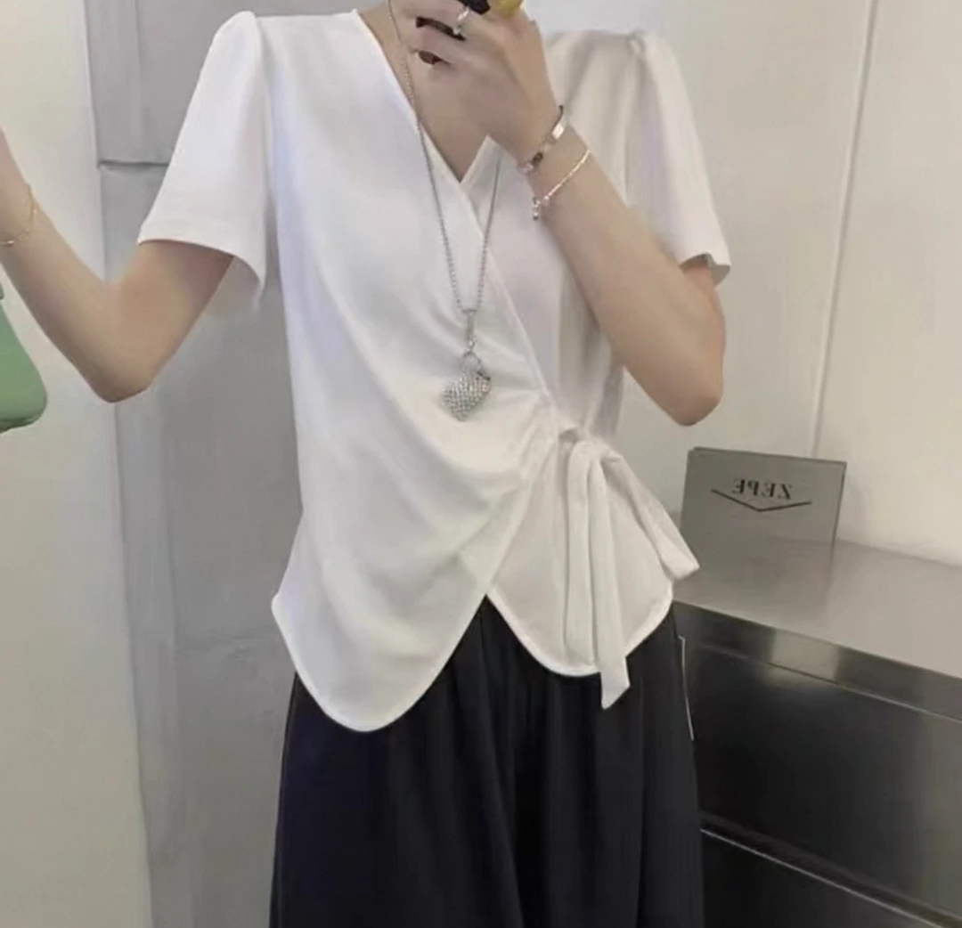 嘉嘉推荐#2596【收腰上衣】时尚V领别致显瘦百搭短袖