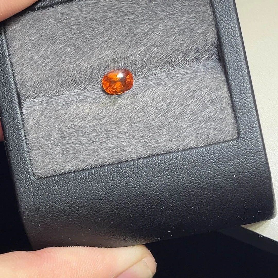 裸石未镶嵌石榴石（芬达石）裸石1.24克拉