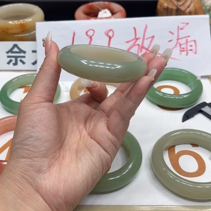 未镶嵌手镯石英质玉淘*米