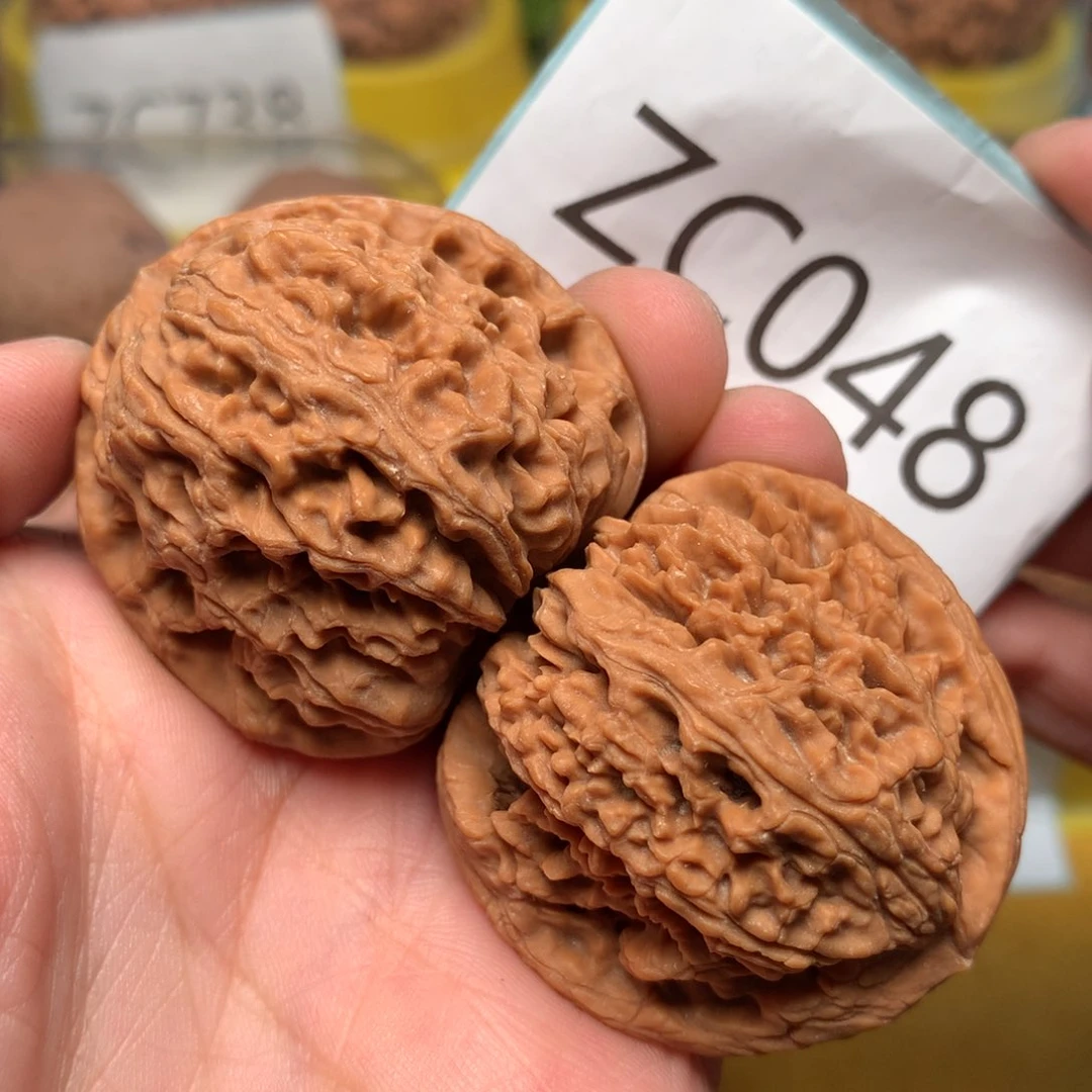 文玩核桃把件红皮球疆40