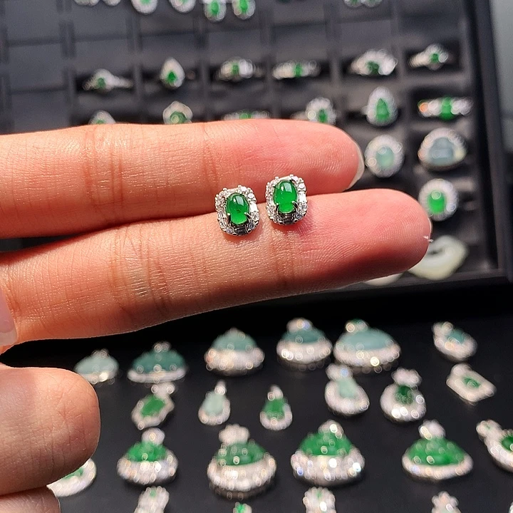 翡翠未镶嵌耳钉耳钉