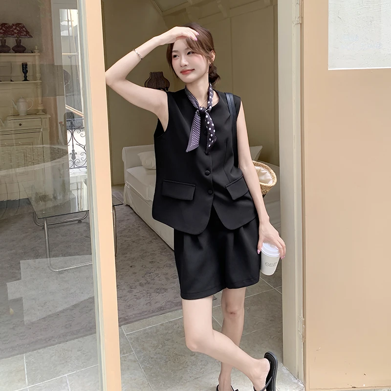 流行小个子气质显瘦设计感套装女2025夏季新款黑色马甲短裤两件套