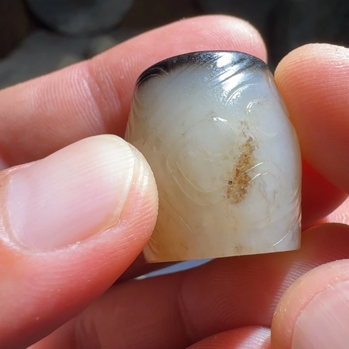 叶***枫和田玉（糖玉）未镶嵌挂件