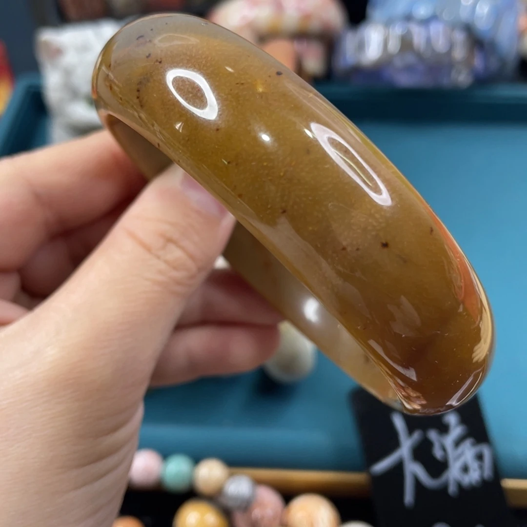 未镶嵌手镯硅化玉