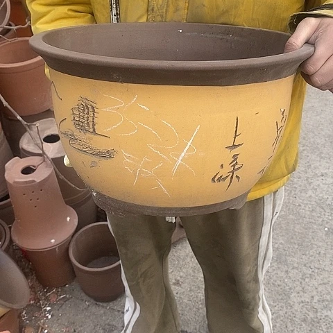 紫砂中国宜兴紫砂花盆，