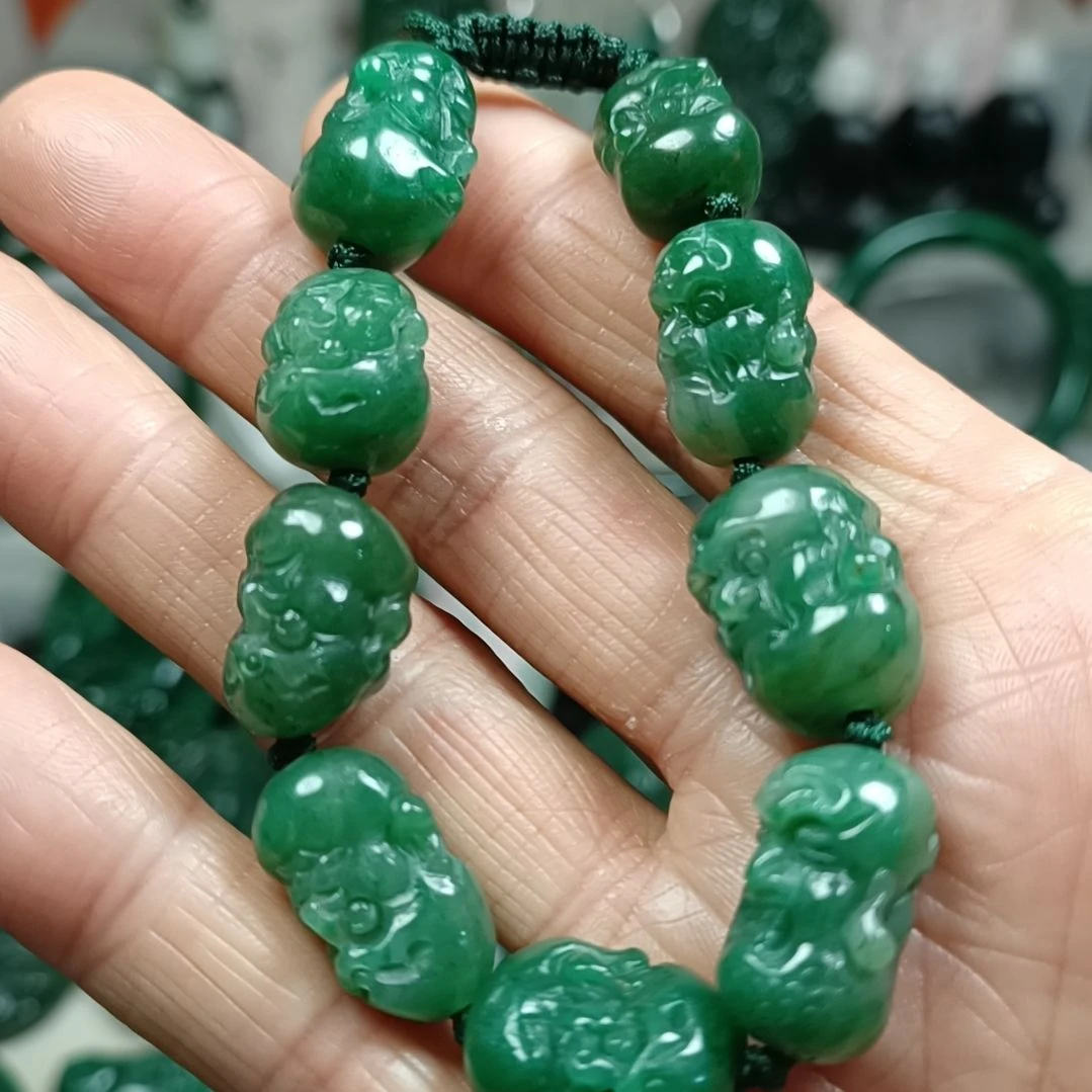 独山玉未镶嵌十八罗汉