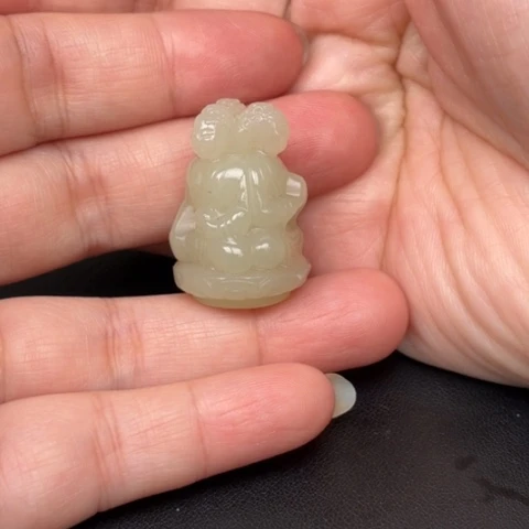 未镶嵌和田玉挂件知**一